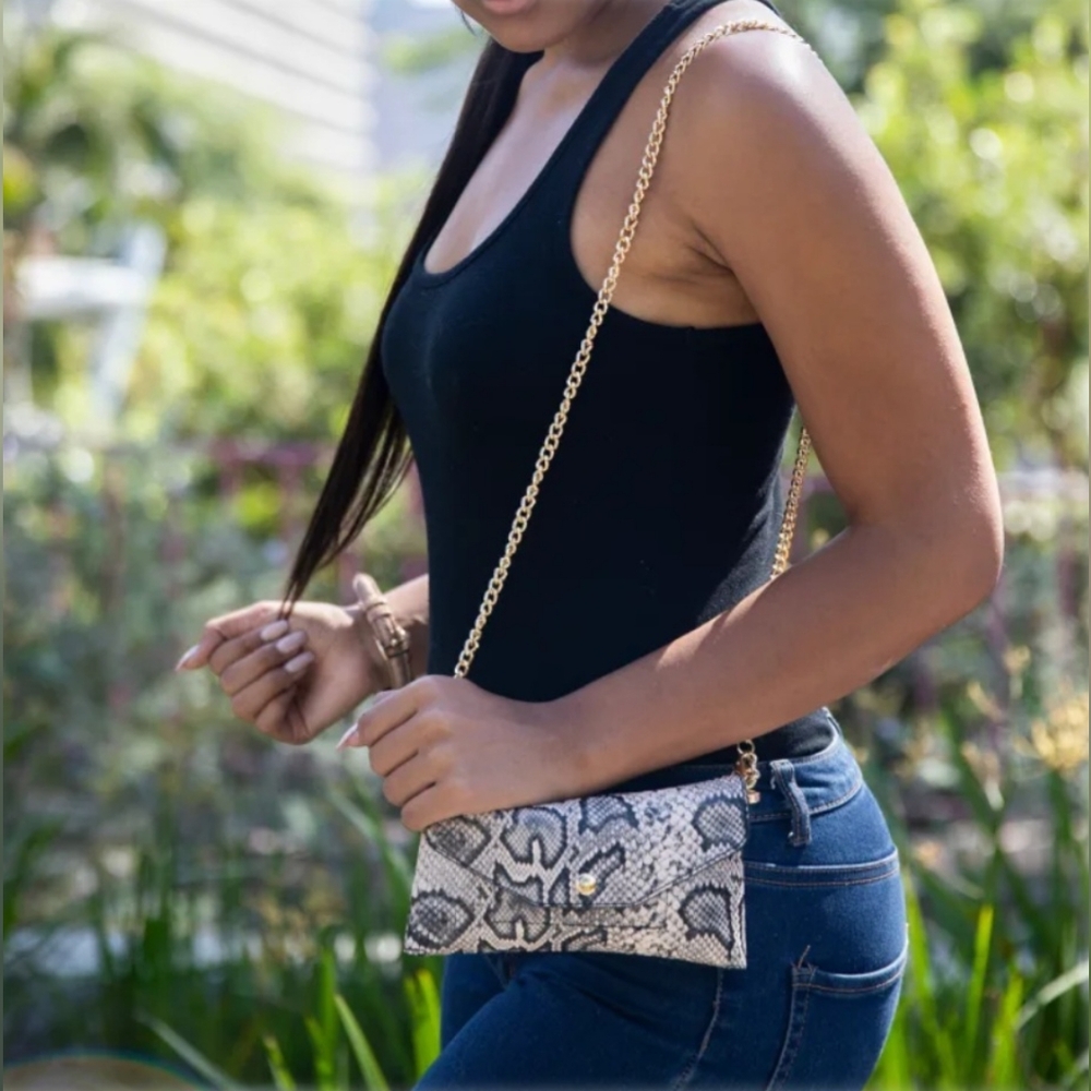 NWT | Casery Convertible Belt Bag & Crossbody - Picture 3 of 16